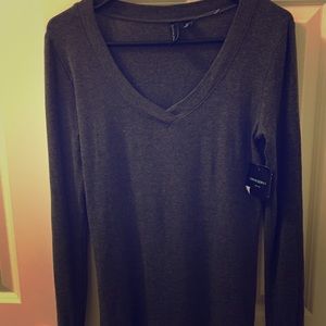 Cynthia Rowley Gray V neck tee